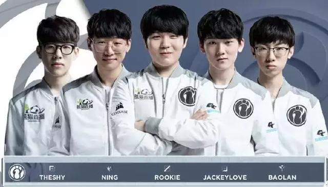 的中场之一 的中场之一