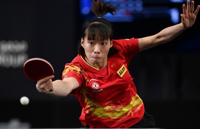 是坐在赛场 是坐在赛场